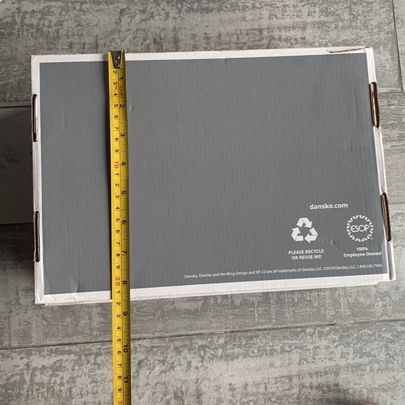 Dansko Shoe Box Empty For your Gift Wrap - Picture 3 of 13